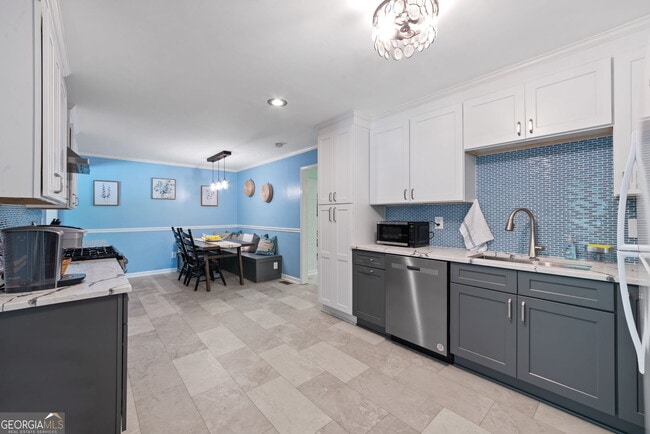 Photo - 5461 Francis Dr SW