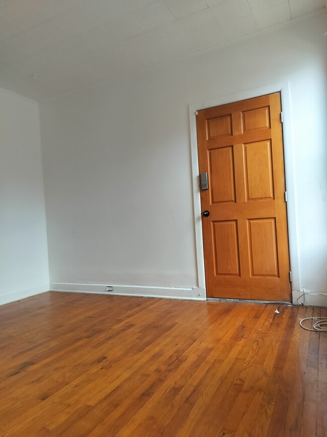 Photo - 73 Rensselaer Ave Unit 73 Rensselaer avenue