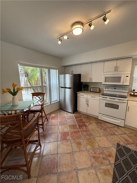 Photo - 15009 Cloverdale Dr