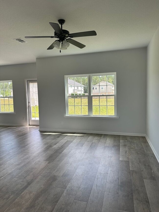 Photo - FOR RENT