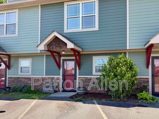 15 Lees Creek Rd Unit J
