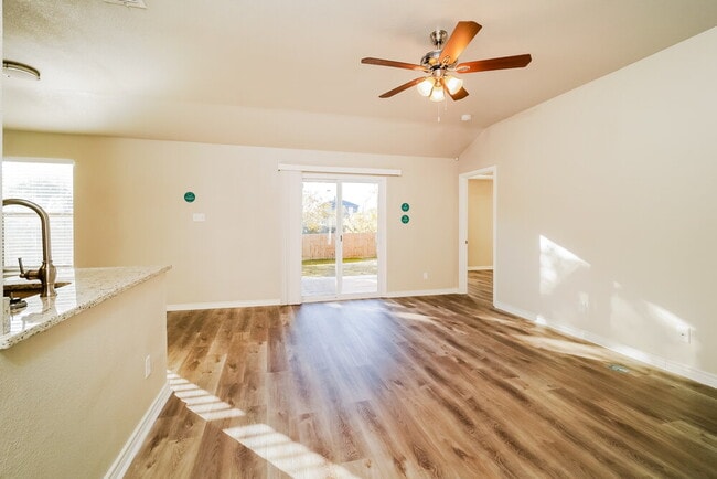 Photo - 3605 Candlebrook Ln