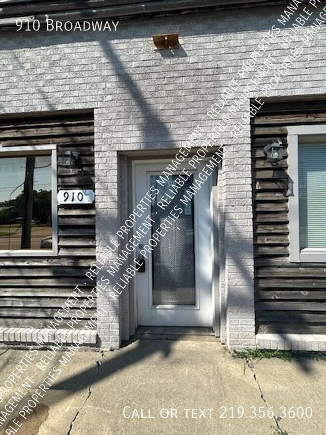 Building Photo - 910 Broadway- Rental