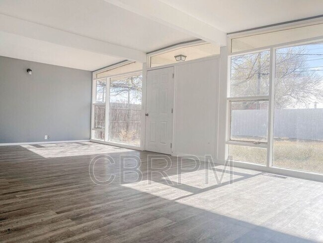 Photo - 2505 47th St