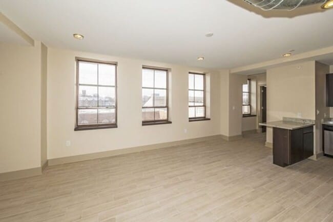 Photo - 603 W Main St