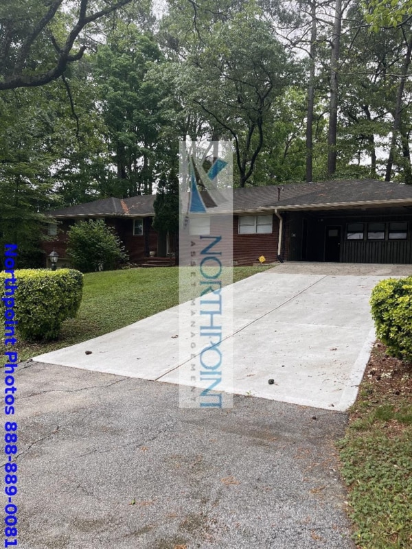 Photo - 2301 Elmwood Cir SE Casa