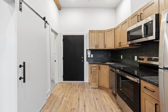 Photo - Trent Manayunk