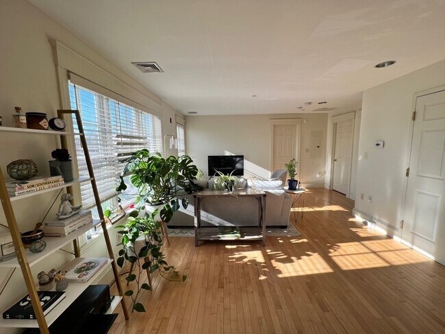 Photo - 868 Highland Ave Unit 202