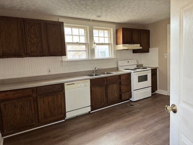 Photo - 805 Whitney Ave