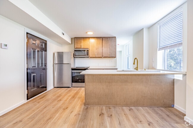 Interior Photo - 2900 Colerain Ave Rental