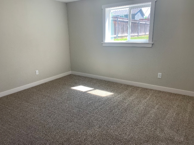 Photo - 4590 Jennifer St