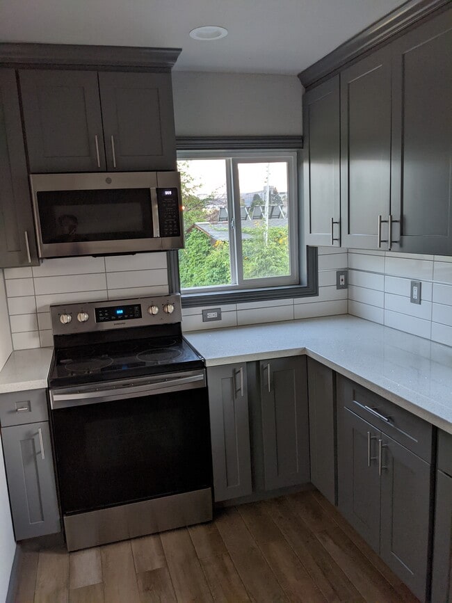 Photo - 481 Vaughn Ave