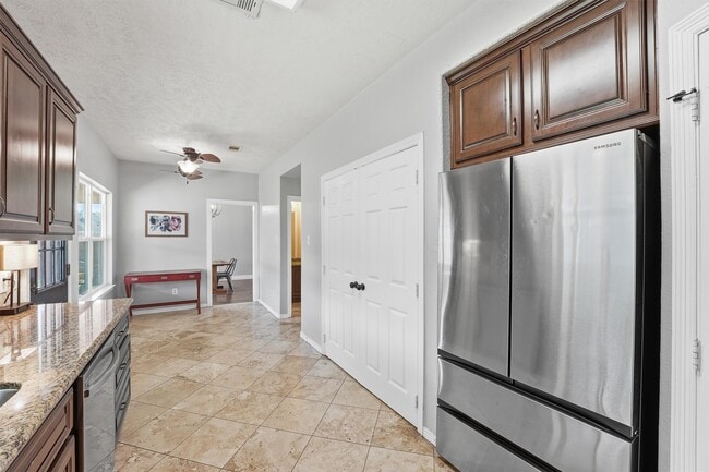Photo - 6215 Lake Chase Ct