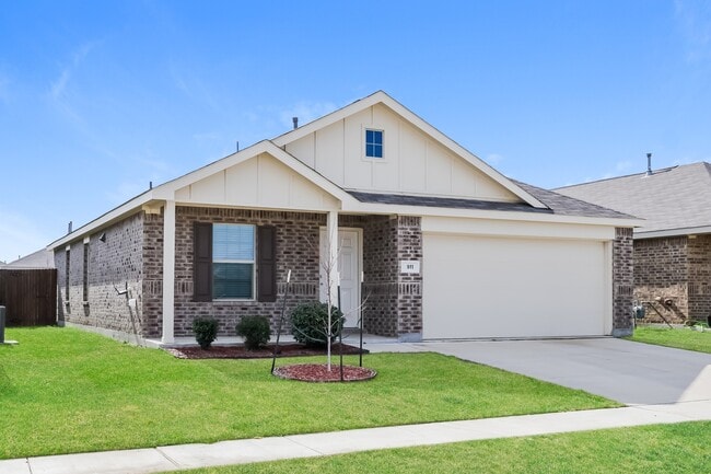 Photo - 911 Lady Bird St