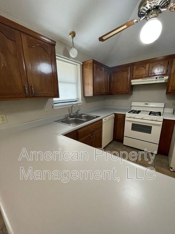 Photo - 9804 N 107th E Ave