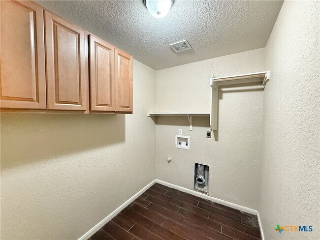 Building Photo - 3339 Marion Rd Rental
