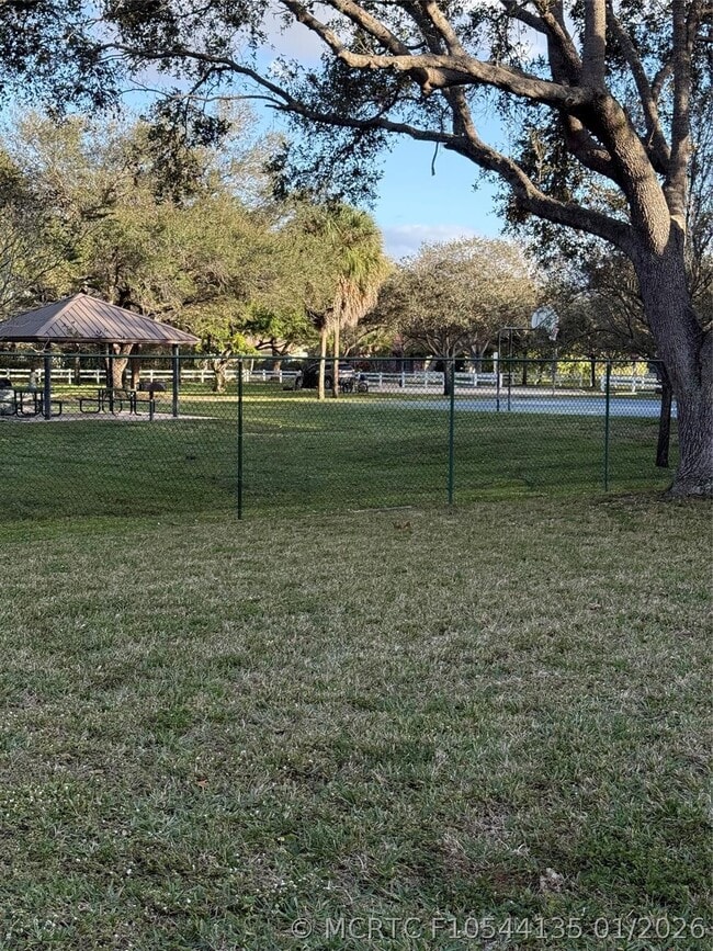 2075 Coral Ridge Dr Unit 2075