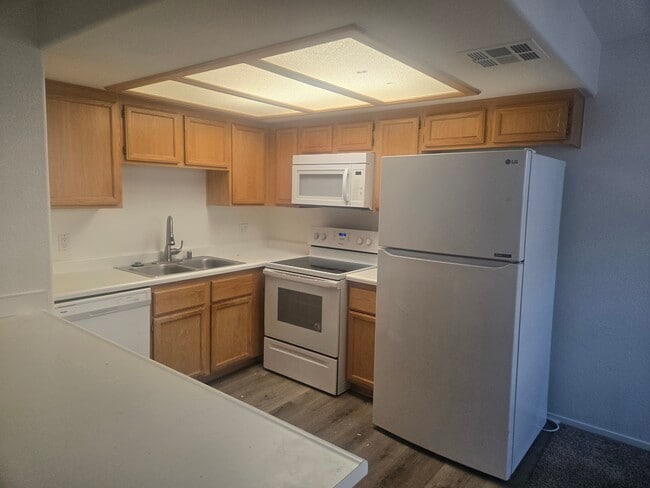 Kitchen - 8410 Eldora Ave