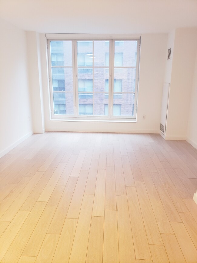 Photo - 535 W 43rd Street