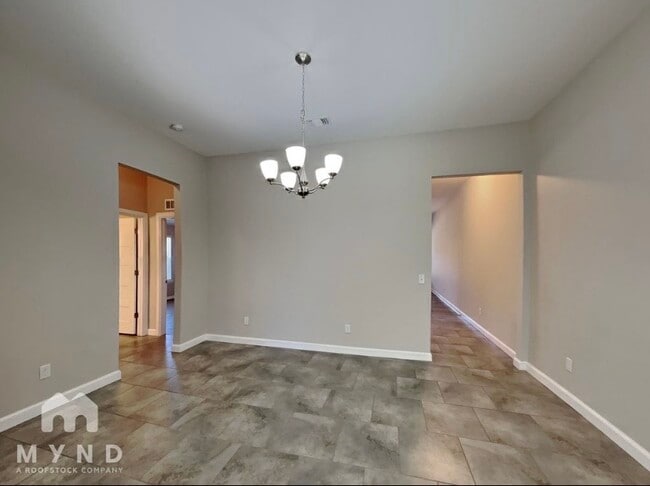 Photo - 1001 Merlin Dr