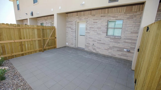 Photo - 2701 S "J" St