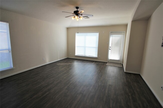 Photo - 4612 Meridian Park Dr