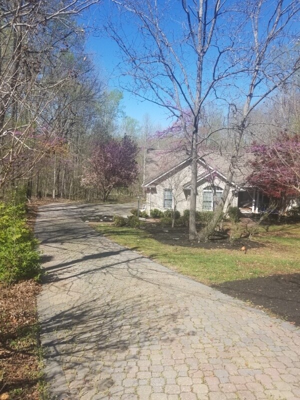 Photo - 601 Indian Trail Rd