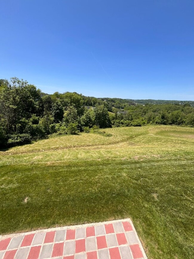Photo - 437 Greenwood Dr
