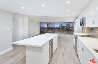 Photo - 4265 Marina City Dr