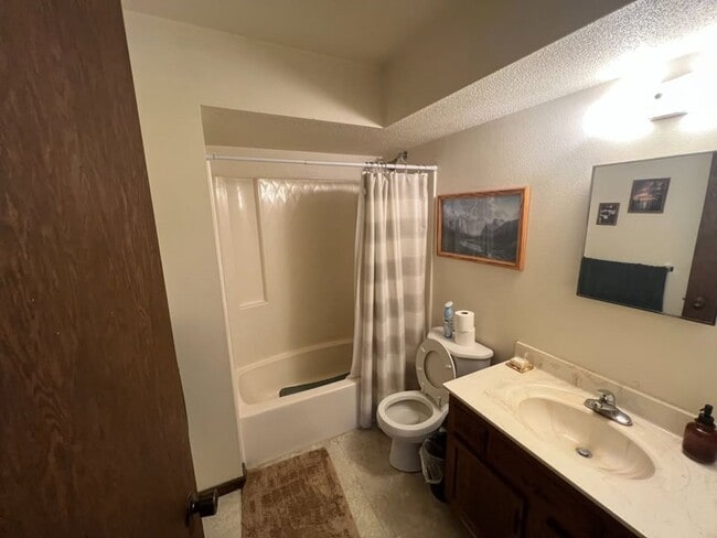 Photo - 1026 Menomonie St Unit Suite 1