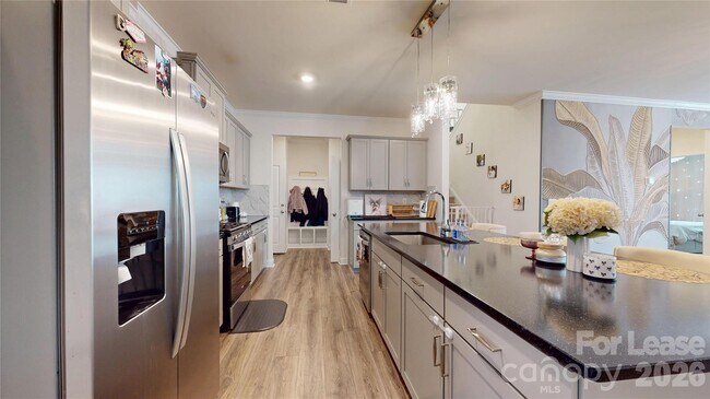 Photo - 4110 Steel Wy