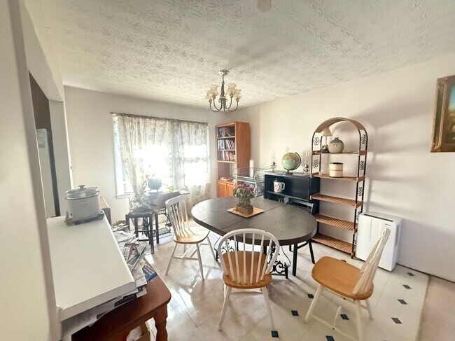 Photo - 258 Plantation Rd SW