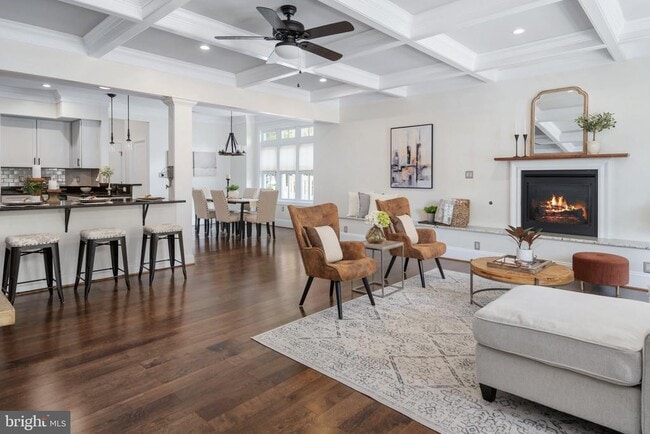 Photo - 703 Weedon St