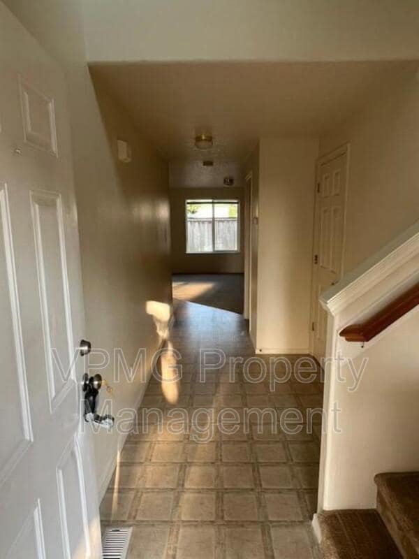 6402 NE 139th Ct