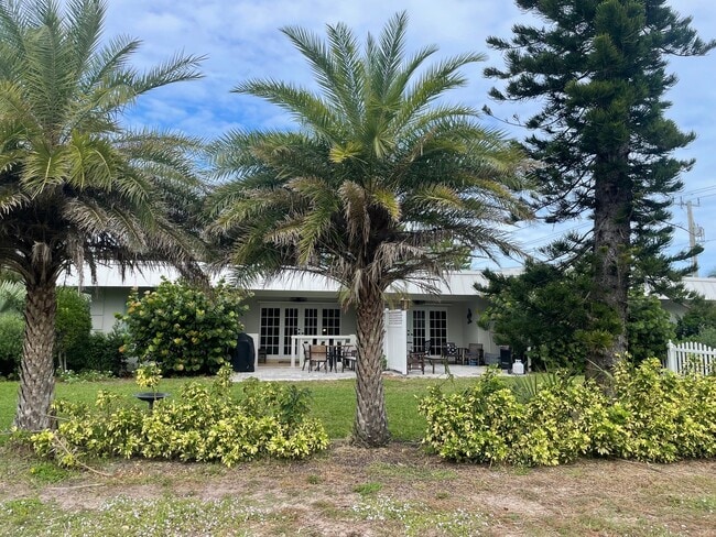 Building Photo - 4026 Silver Palm Dr Unit Silver Palm