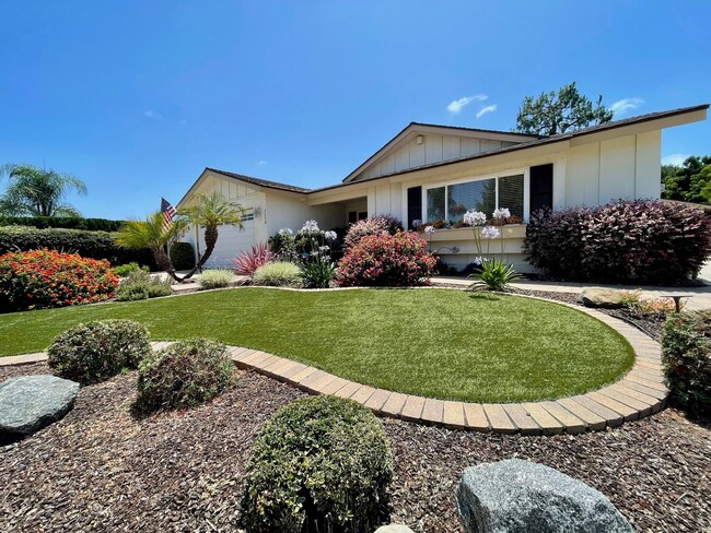 Gorgeous 4 Bedroom 2 Bathroom Home in Bonita! - Gorgeous 4 Bedroom 2 Bathroom Home in Bonita!