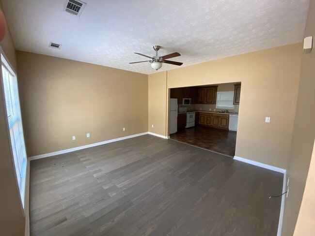 Photo - 812 20th St Unidad 812 20th Street A