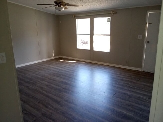 Photo - 3 Bed 2 Bathroom Single Family