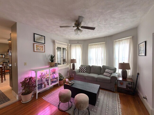 Photo - 9 Amaranth Ave Unit 2