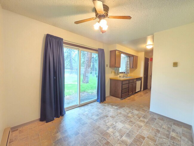 Photo - 1318 S Robinhood St Unidad #1