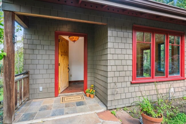 Photo - 385 Moraga Ave