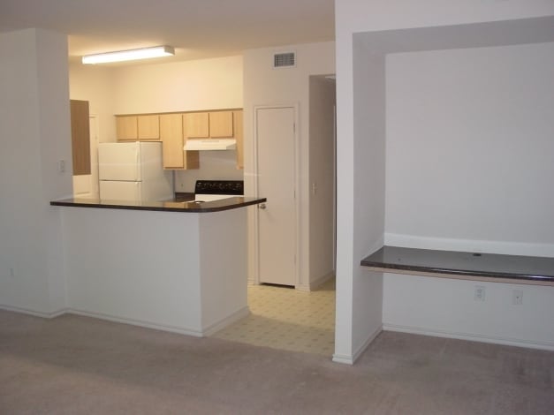 Building Photo - Saxon Square