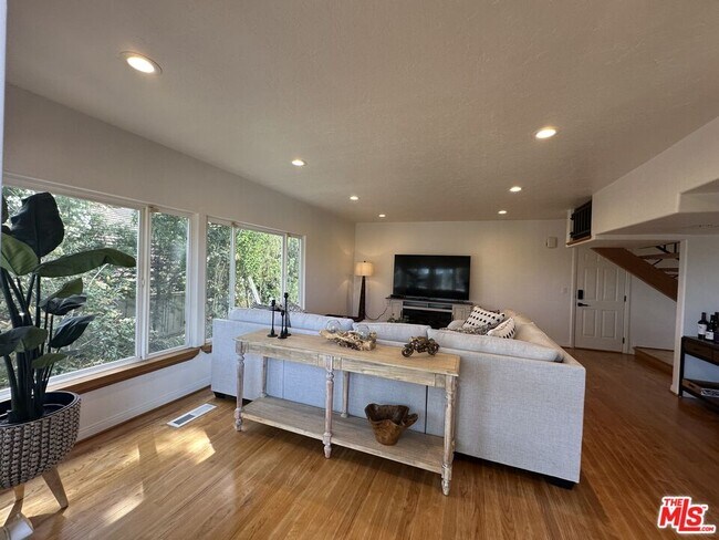 Photo - 2846 Angelo Dr