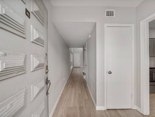 Photo - 2056 Augusta Dr Unidad 2/15