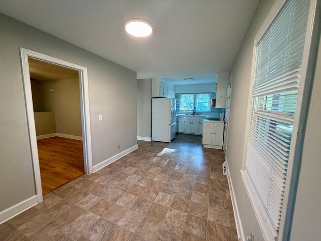 Photo - 420 Brock St