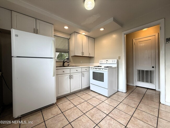 Photo - 1338 Wolfe St Unidad 2