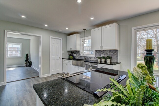 Photo - 1408 Delview Rd