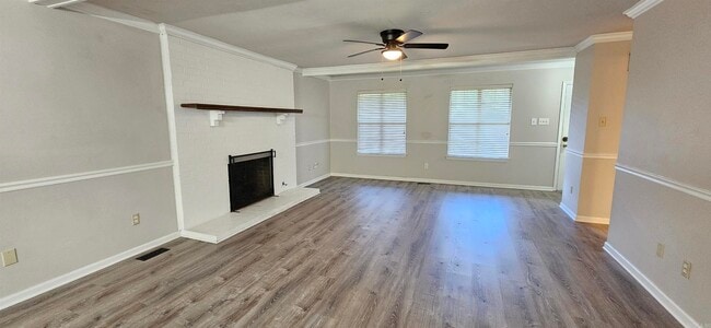 Photo - 107 Roundleaf Ct
