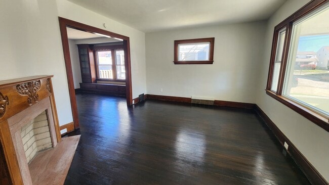 Photo - 10401 Homeworth Ave Unit Down