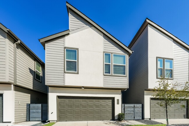 Building Photo - 309 N Centro Cir